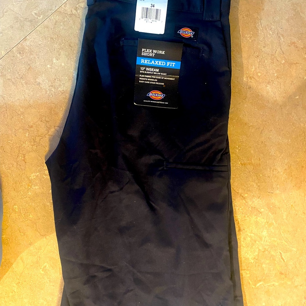 Size 34 Men’s Dickies Navy shorts